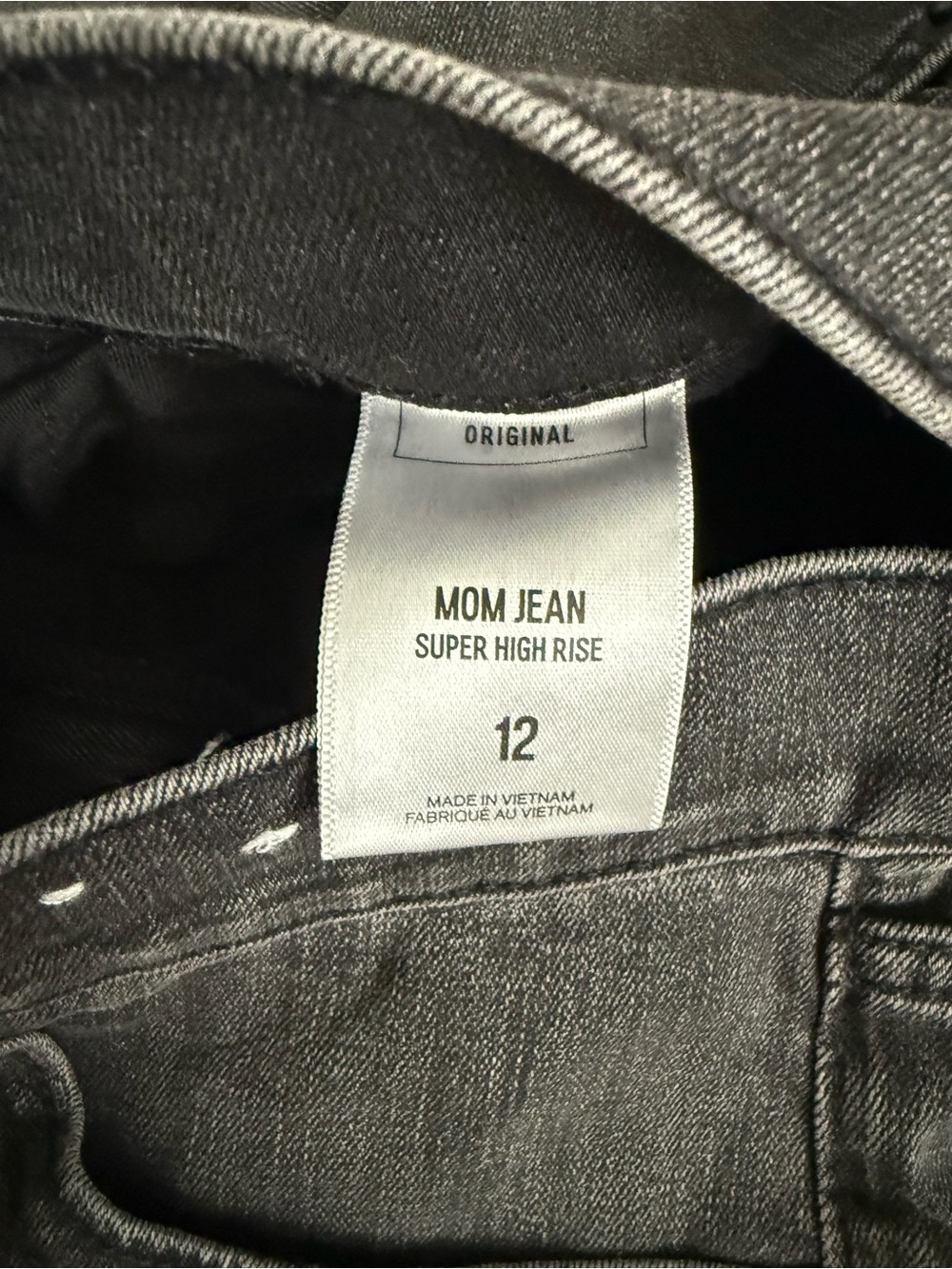 Express Women's Black Frayed-Hem Mom Jean - Picture 5 of 5
